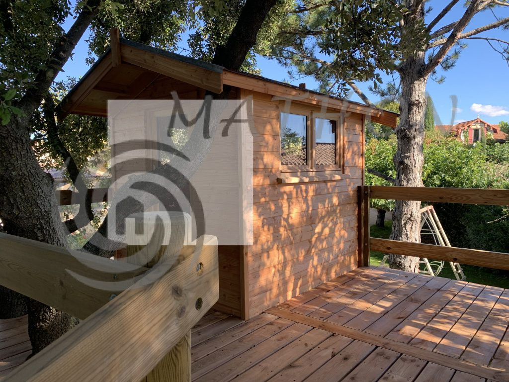 Cabane-sur-terrasse