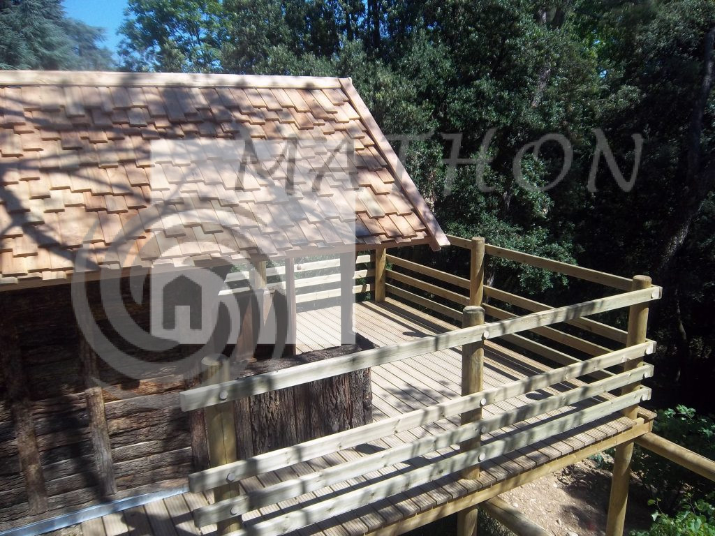 Cabane-avec-terrasse