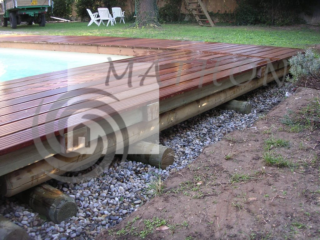 caillebotis-terrasse-bois-piscine-bois-drome-ardeche